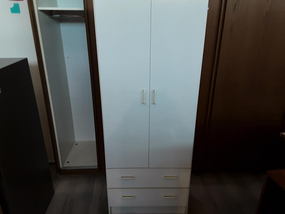 ARMOIRE EN BOIS BLANC 2 PORTES 2 TIROIRS