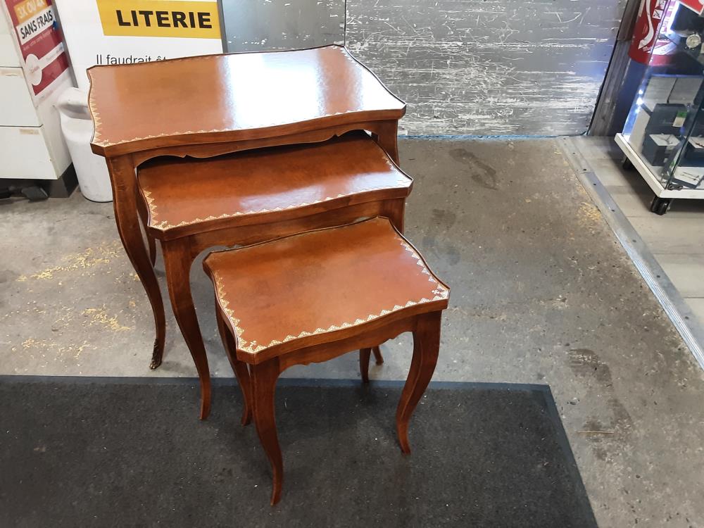 LOT DE 3 TABLES GIGOGNE..