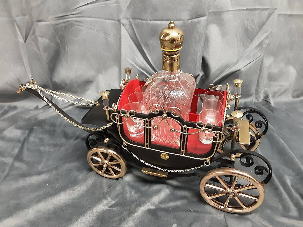 CAVE A LIQUEUR MUSICALE CALECHE