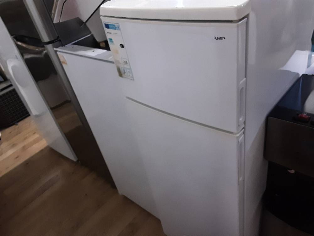 RÉFRIGÉRATEUR SHARP BLANC