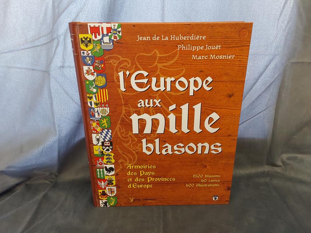 LIVRE EUROPE AUX MILLE BLASONS