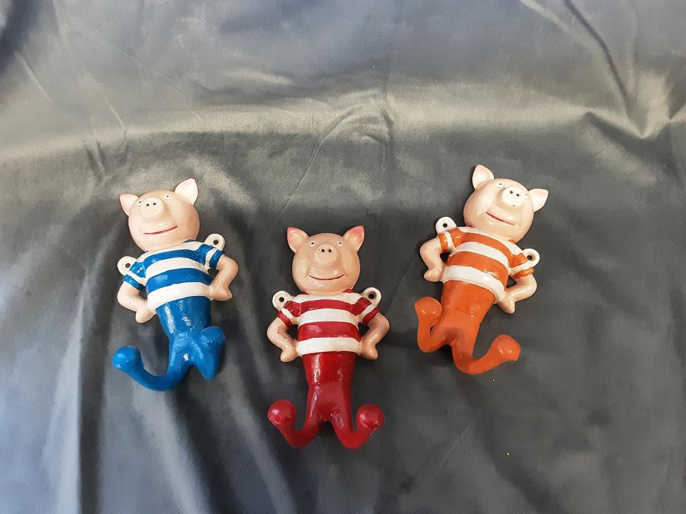 PATERE COCHON MARINIERE EN FONTE DIFFERENTS COLORIS (HA-85)