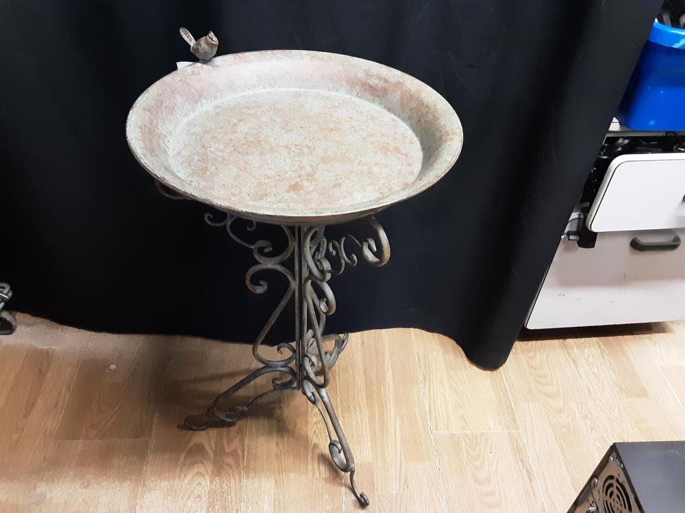 ABREUVOIR A OISEAUX EN METAL VERT (TZ-23)