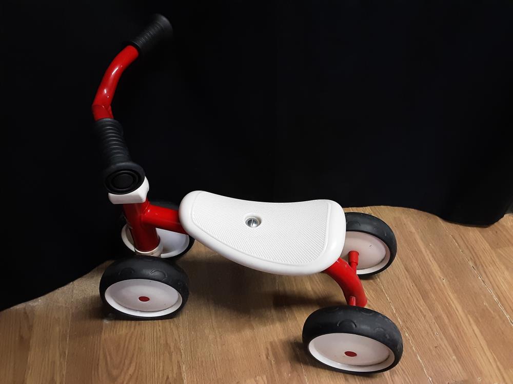 PORTEUR VELO 1ER ETAGE ROUGE ET BLANC SMOBY TOYS