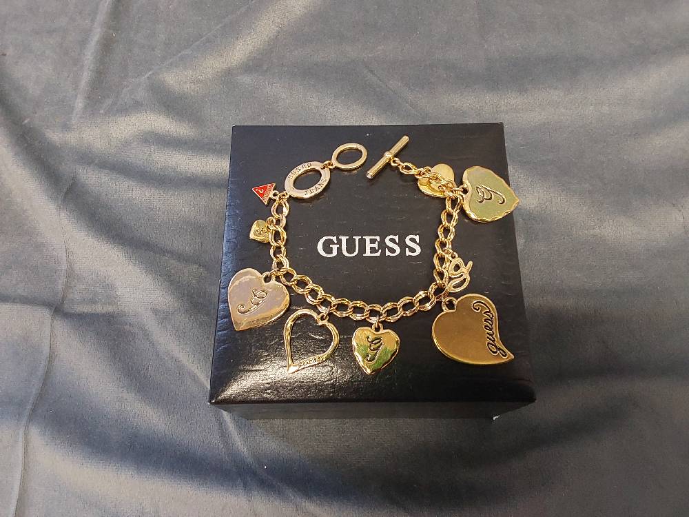 BRACELET GUESS DORÉ COEURS 