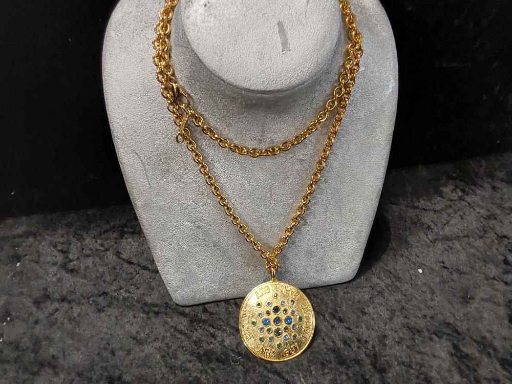 COLLIER MEDAILLON DORÉ STRASS MULTICOLORES LAROCHE PARIS 