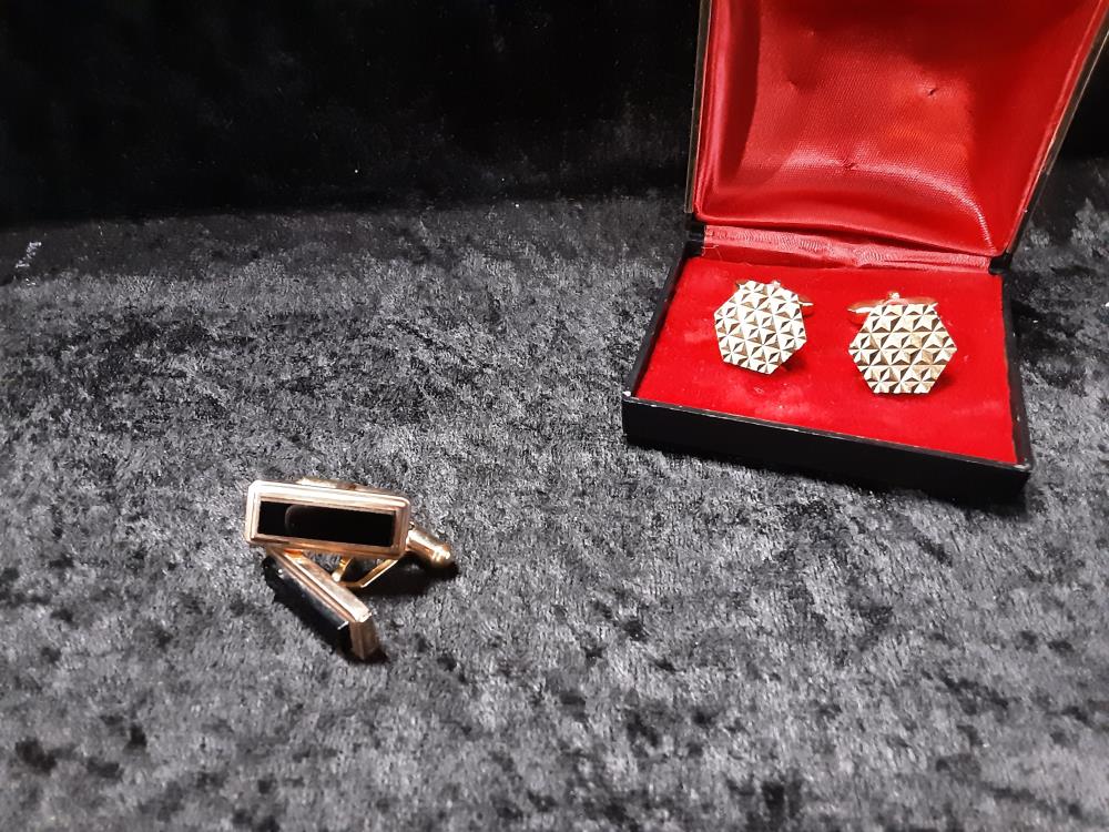 BOUTONS DE MANCHETTES