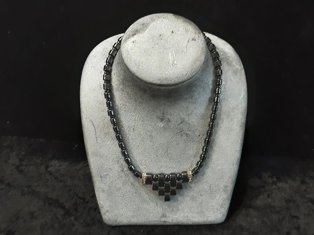 COLLIER PERLES HEMATITES