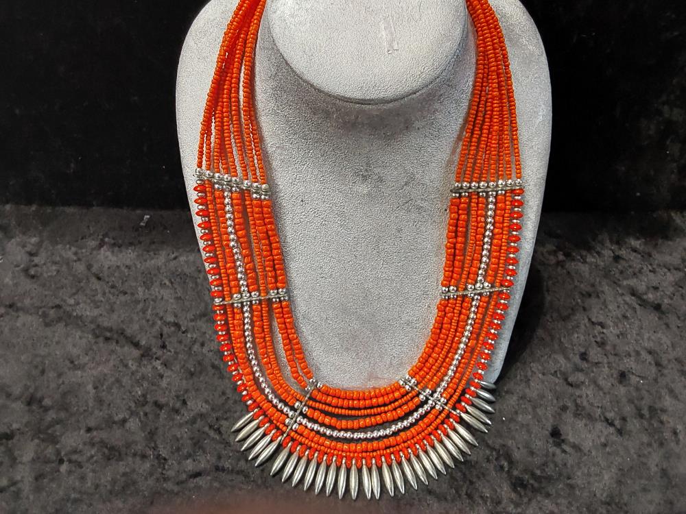 COLLIER MULTIRANGS ORANGE ET ARGENTÉ