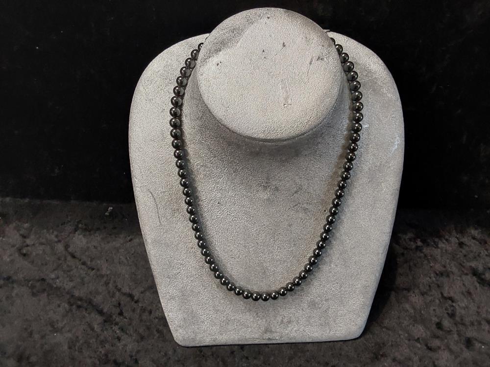 COLLIER PERLES HEMATITE