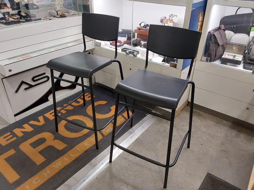 TABOURET NOIR H. ASSISSE 63CM