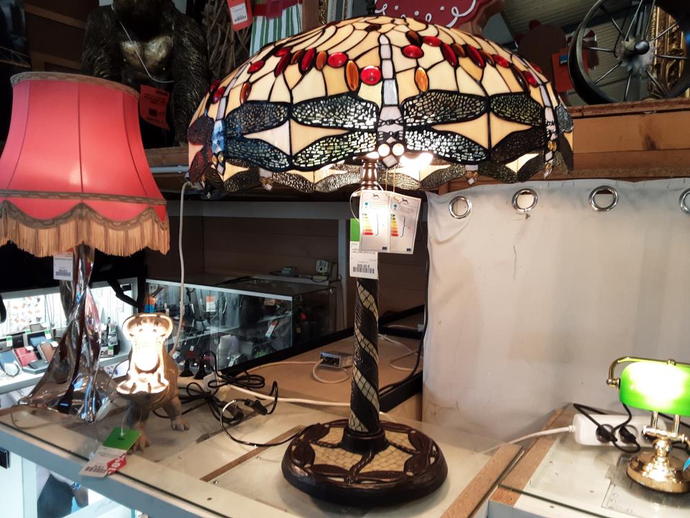 LAMPE STYLE TIFFANY MOTIF LIBELLULES H.80CM (TA-152)