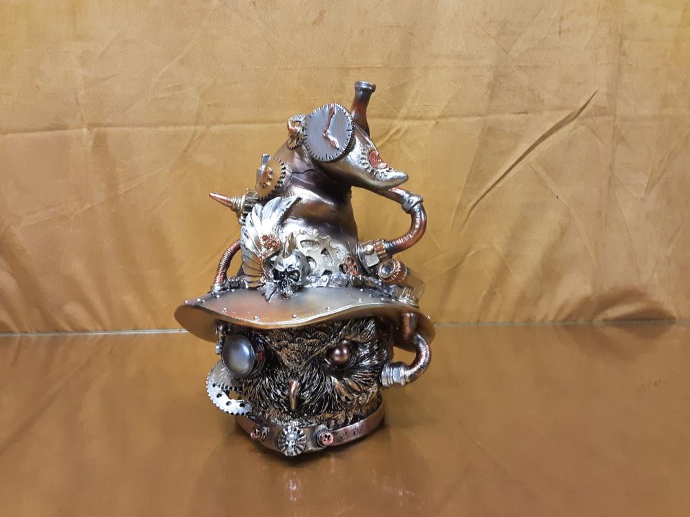 HIBOU AVEC CHAPEAU MÉCANIQUE (SP-15)