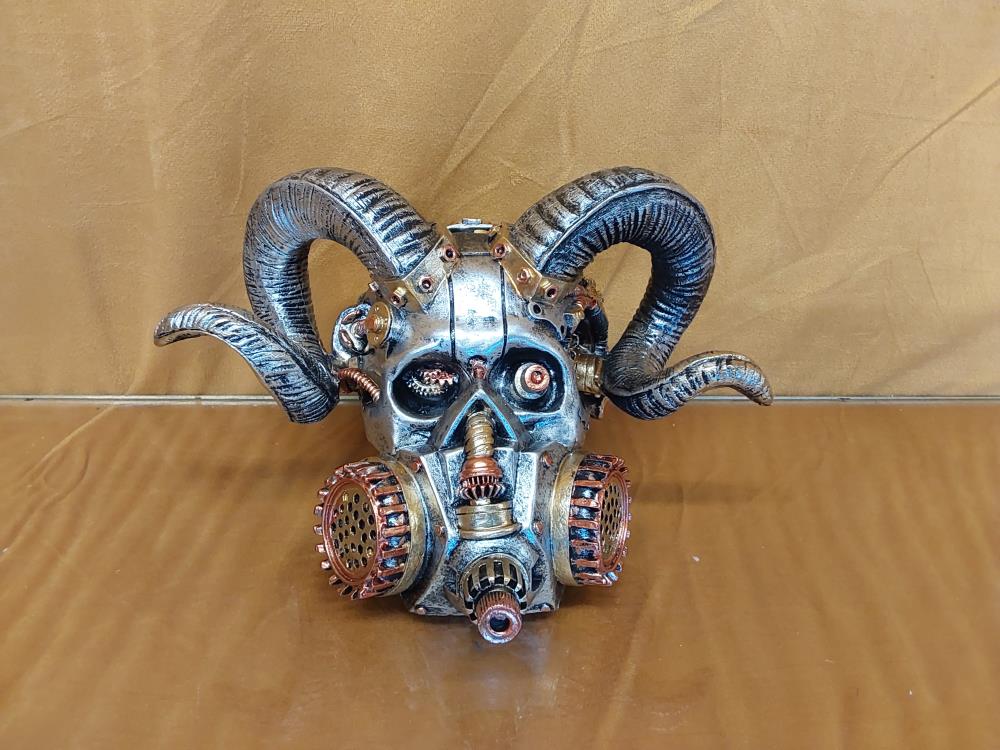 TETE DE MORT CORNES ET MASQUE À GAZ MÉCANIQUE (SP-50)