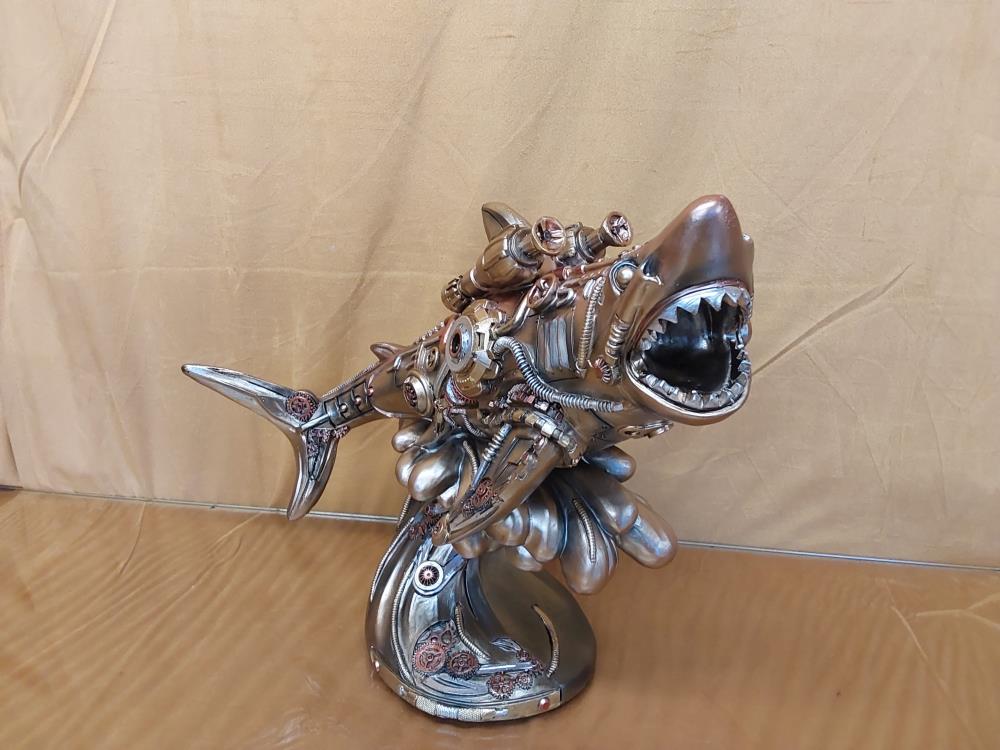 REQUIN SUR VAGUE MÉCANIQUE (SP-58)