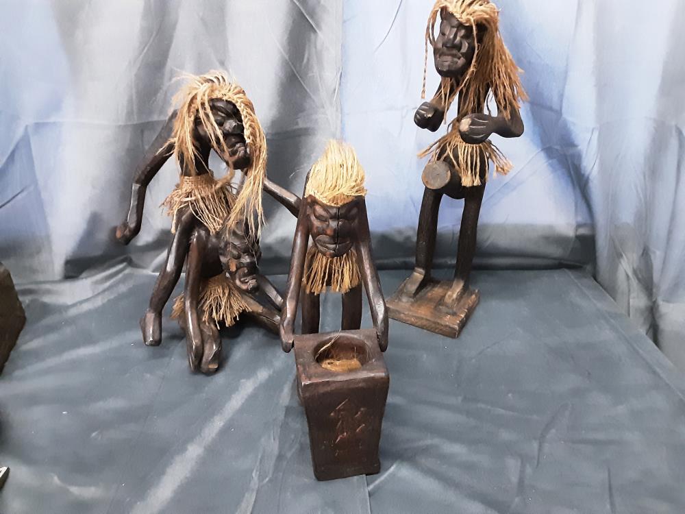 STATUETTE EN BOIS PM