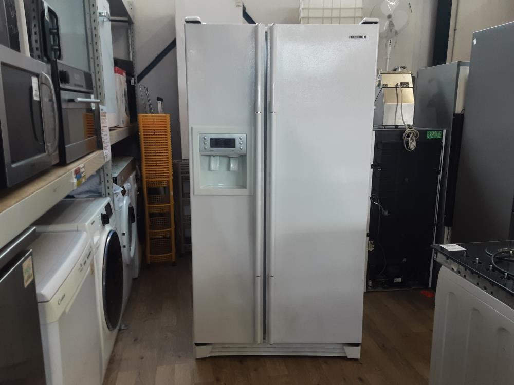 FRIGO AMERICAIN AVEC DISTRIBUTEUR D EAU ET DE GLACON