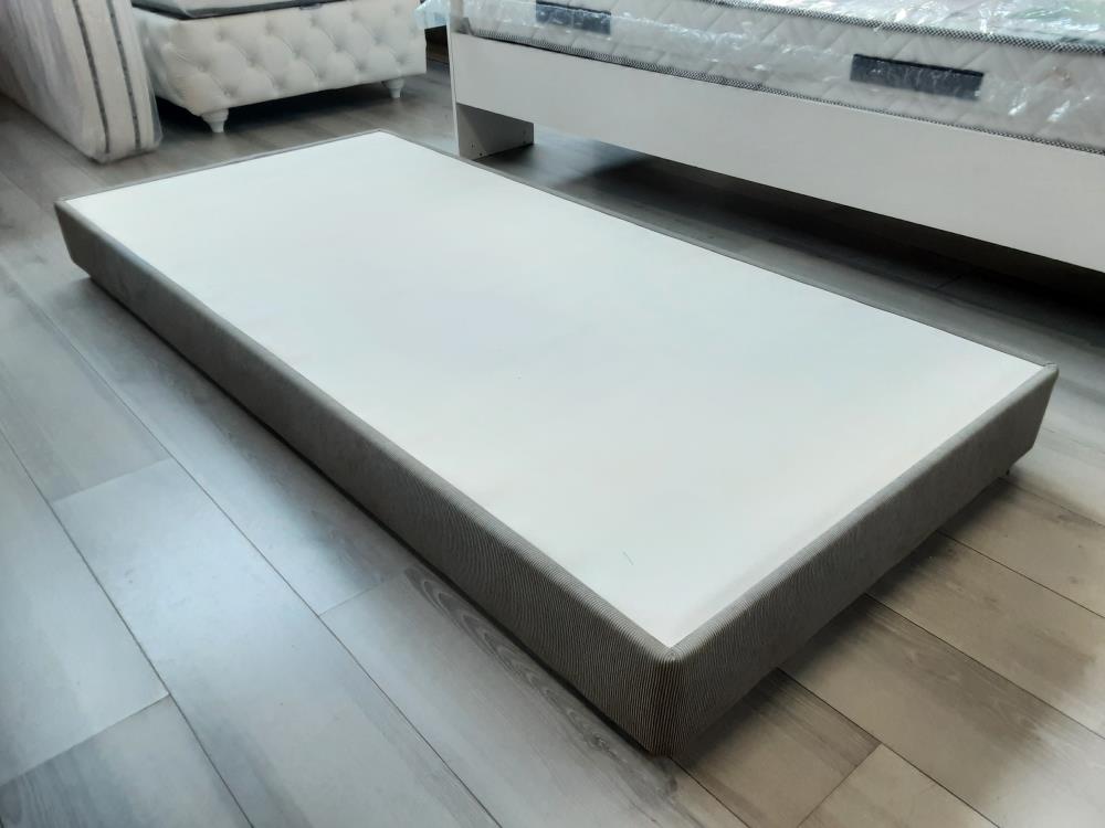 SOMMIER TAPISSIER TISSU  GRIS SUR PIED