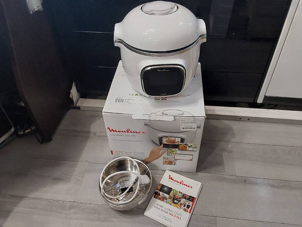 MULTICUISEUR COOKEO TOUCH MOULINEX SERVI 1 SEULE FOIS