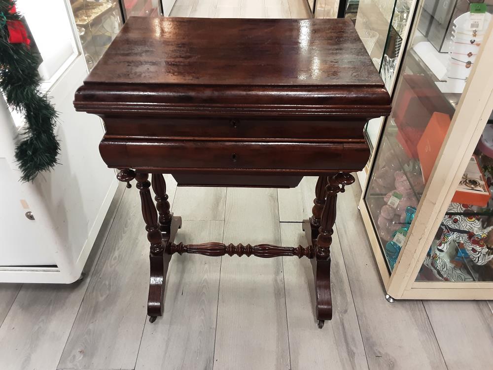 TRAVAILLEUSE 1 TIROIR 