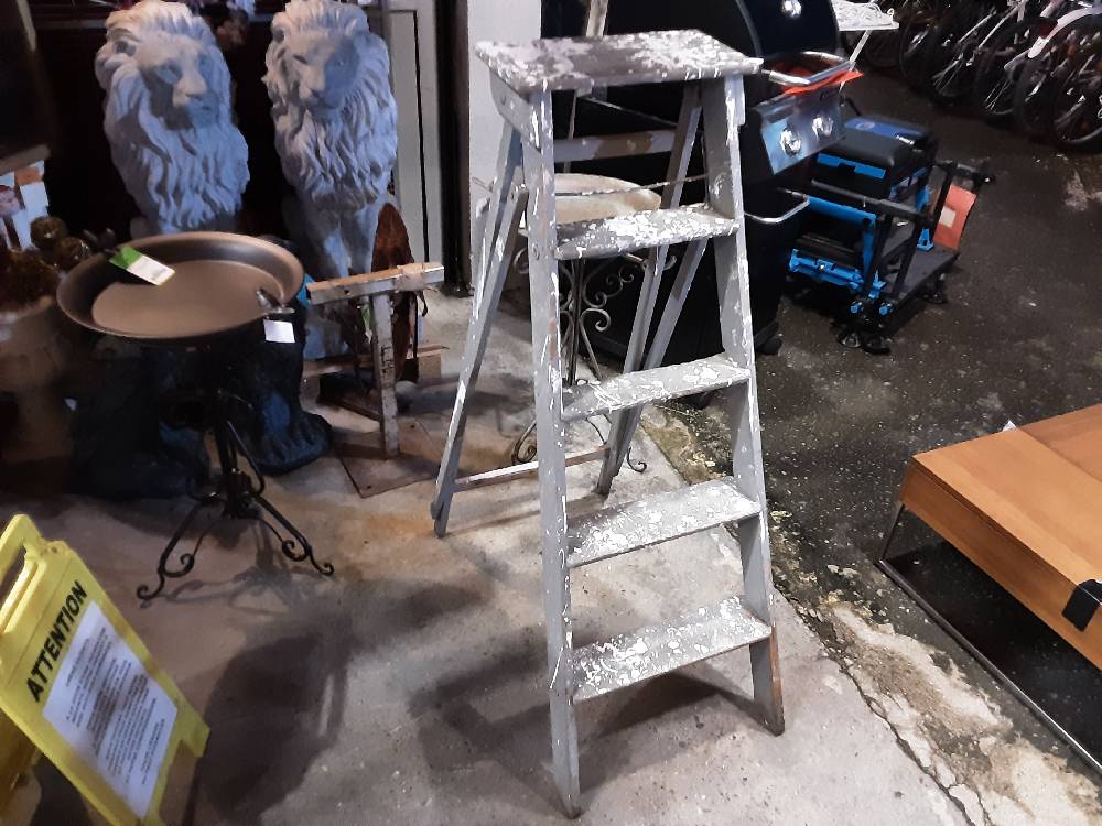 ESCABEAU DE PEINTRE EN BOIS 4 MARCHES