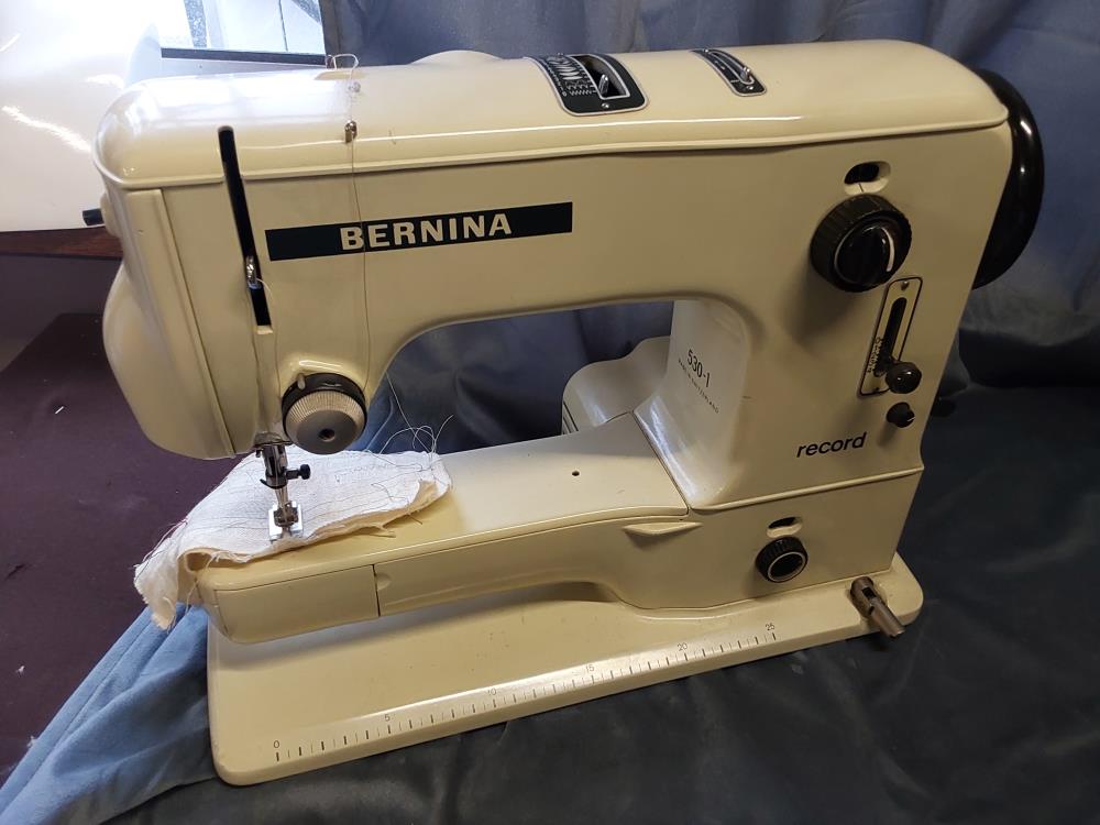 MACHINE À COUDRE BERNINA