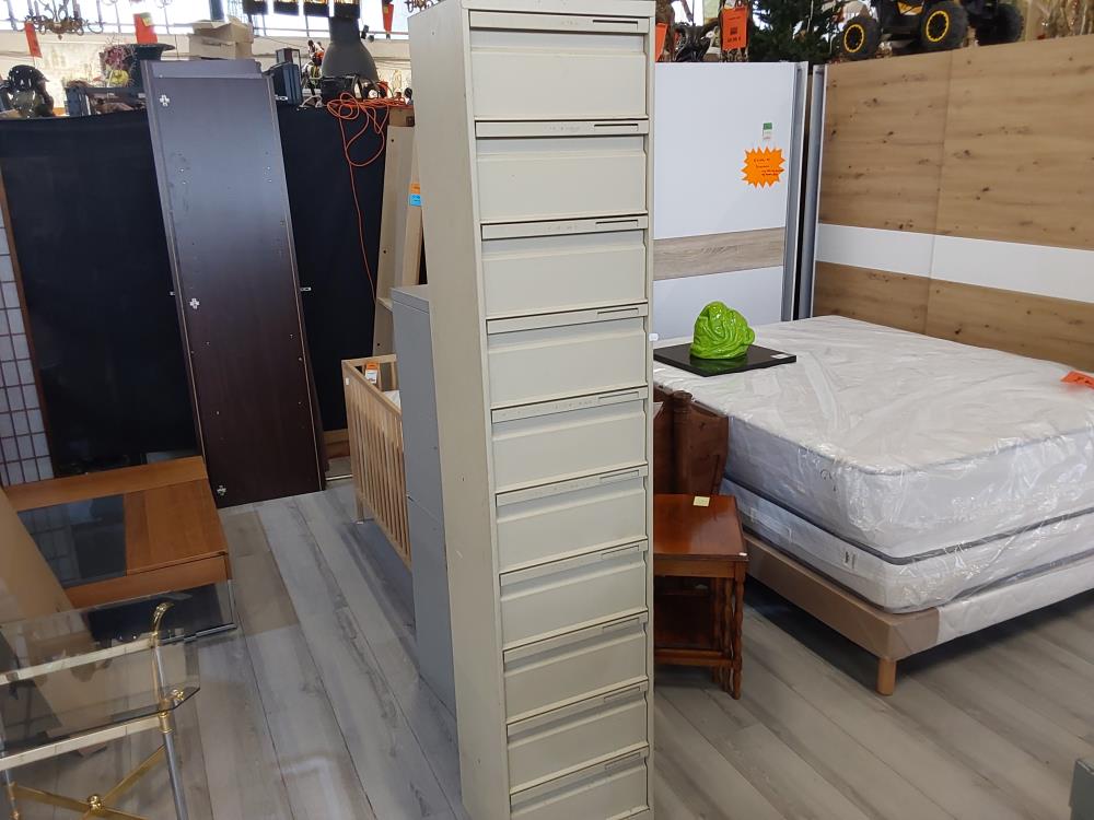 COLONNE MÉTALLIQUE A CLAPET