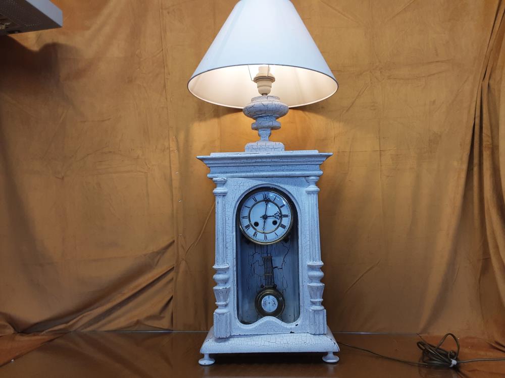 HORLOGE LAMPE A POSER A REMONTER AVEC BALANCIER ET CLEF TEST OK