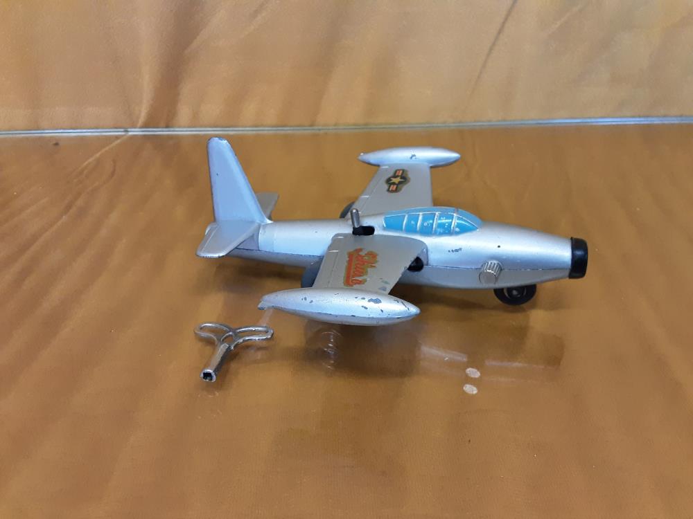 AVION MINIATURE EN METAL A REMONTER SCHUCO MICRO JET 1030