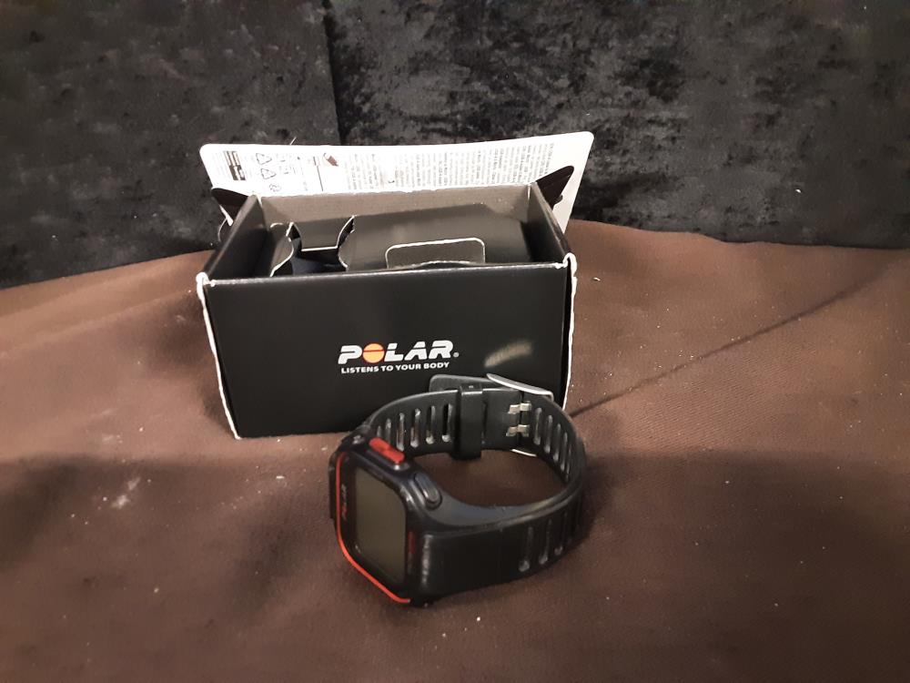 MONTRE POLAR RC3 GPS PEU SERVI + AVEC CABLE NEUF