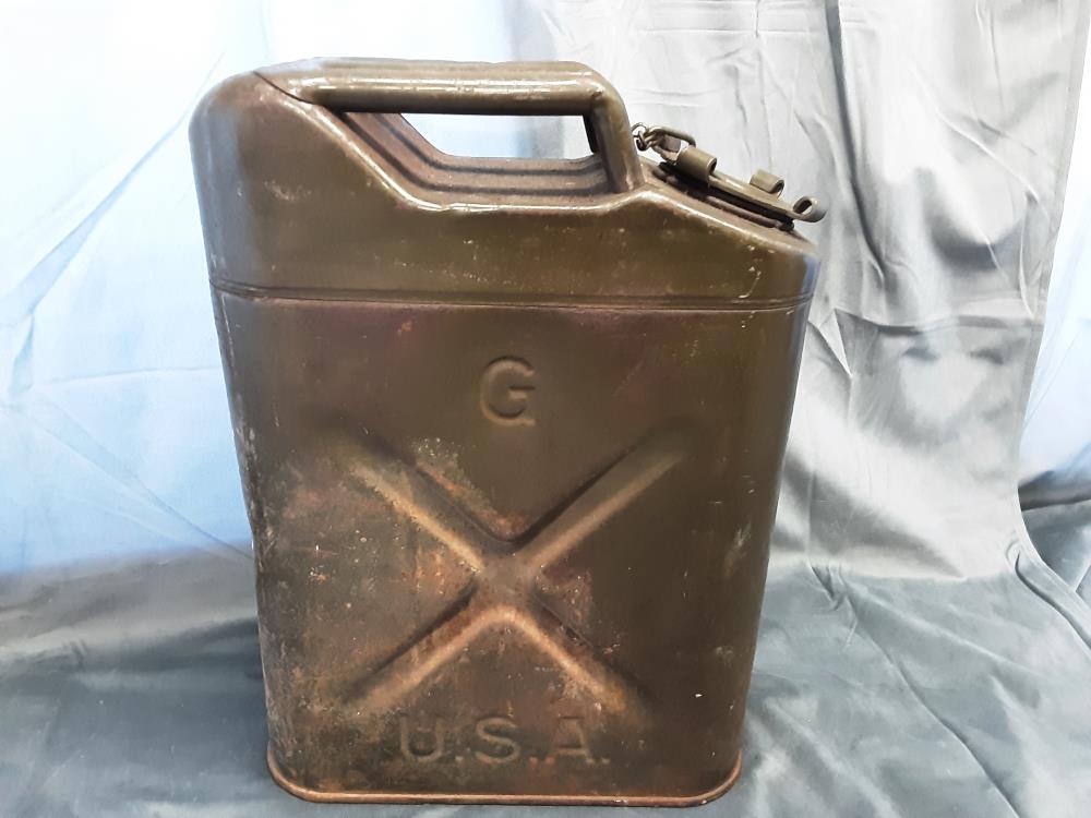 BIDON A ESSENCE METAL MILITAIRE