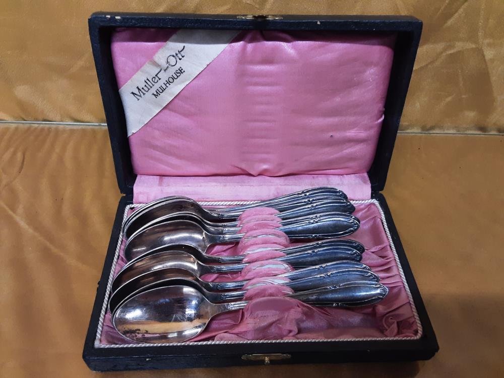 LOT DE 12 CUILLERES A CAFE M.A RENEKA