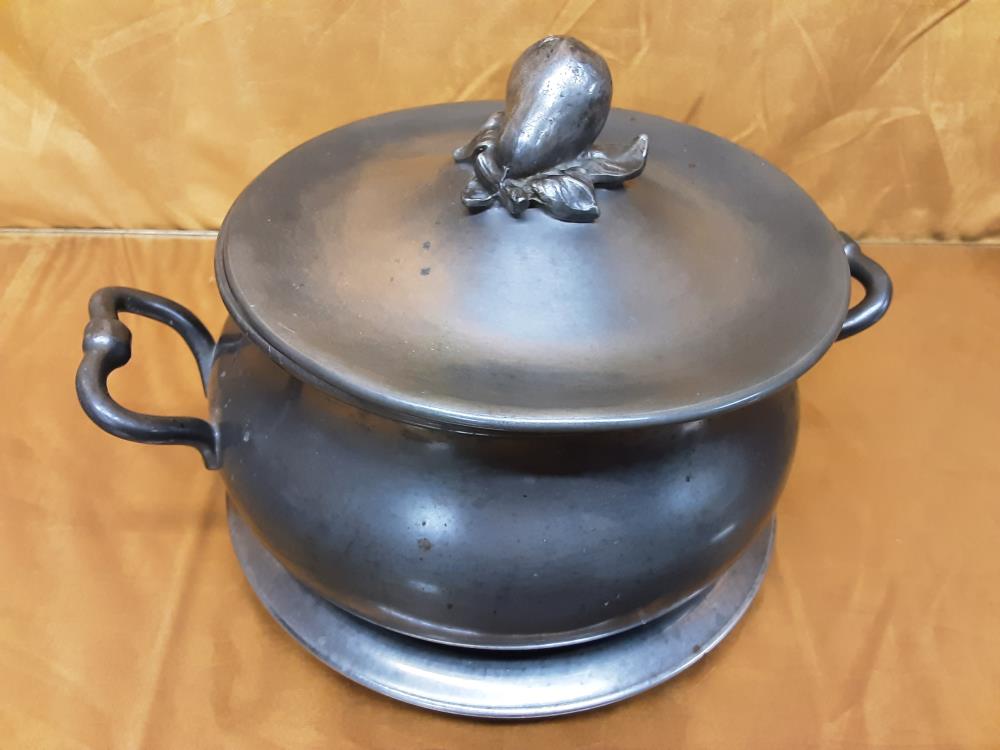 SOUPIERE EN ETAIN AVEC PLAT