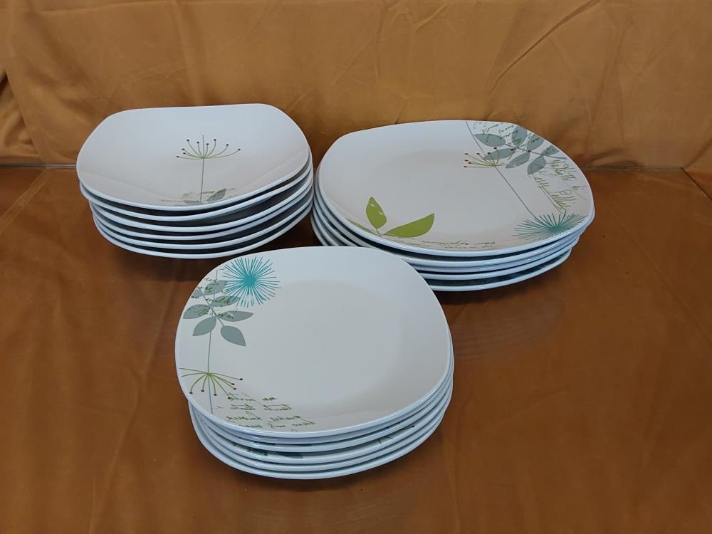 LOT 18 ASSIETTES PORCELAINE BLANCHE A FLEURS