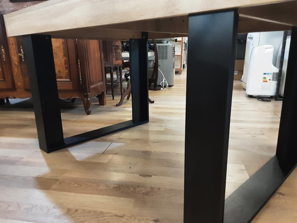 TABLE SALLE A MANGER PLATEAU COLIRIS BRUN ET PIEDS NOIR