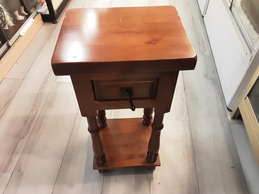 CHEVET 1 TIROIR EN OLNE