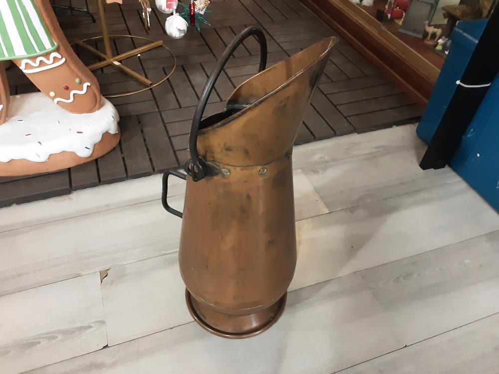 SEAU A CHARBON  EN CUIVRE