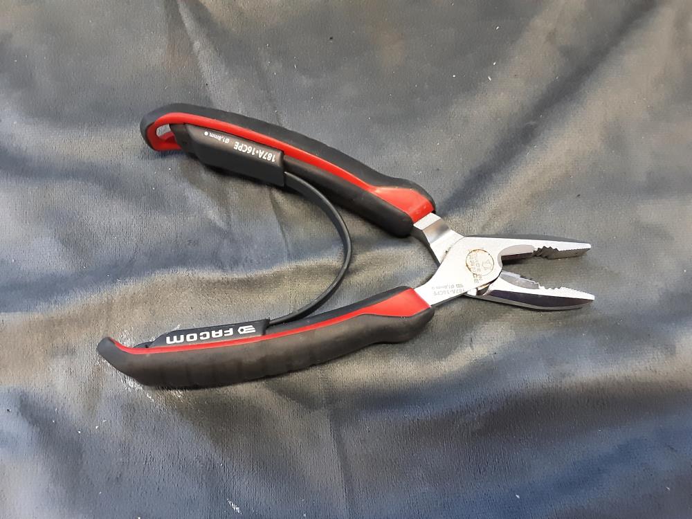 PINCE UNIVERSELLE FACOM 187A