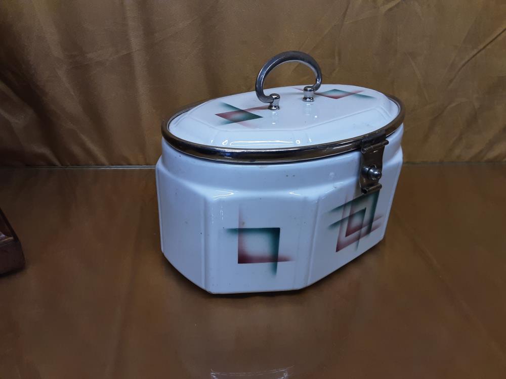 BOITE A BISCUITS PORCELAINE