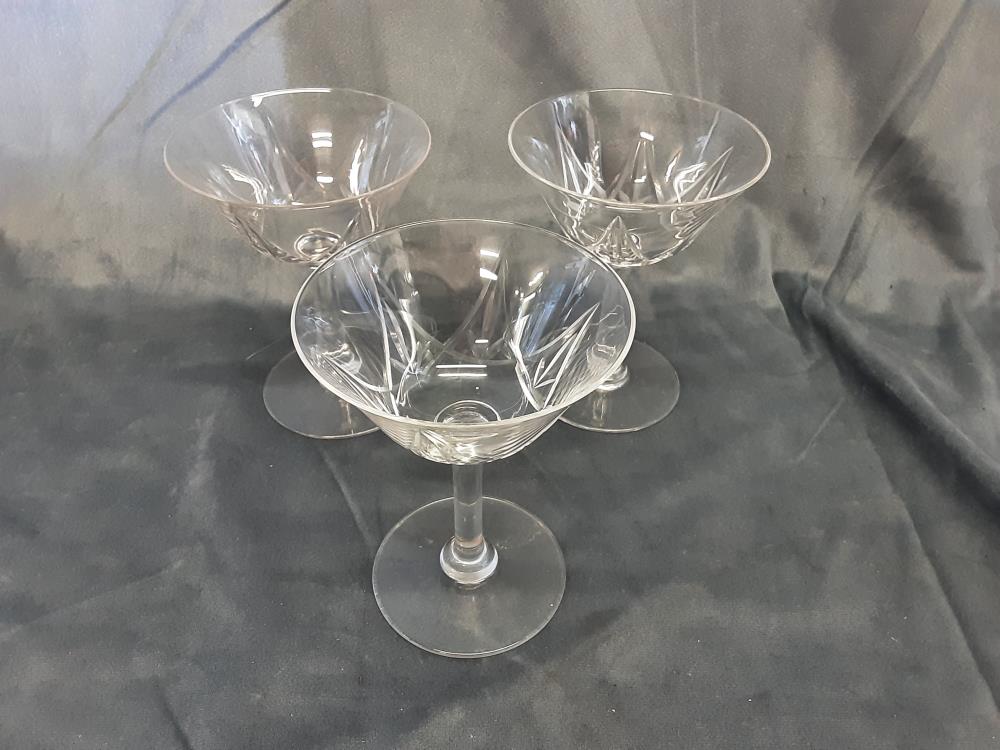 LOT DE 3 COUPES A CHAMPAGNE ST LOUIS