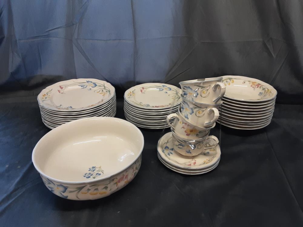 SERVICE DE TABLE VILLEROY ET BOCH A COMPLETER