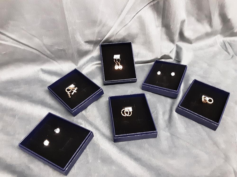 PAIRE DE BOUCLES D'OREILLES DIFFÉRENTS MODELES