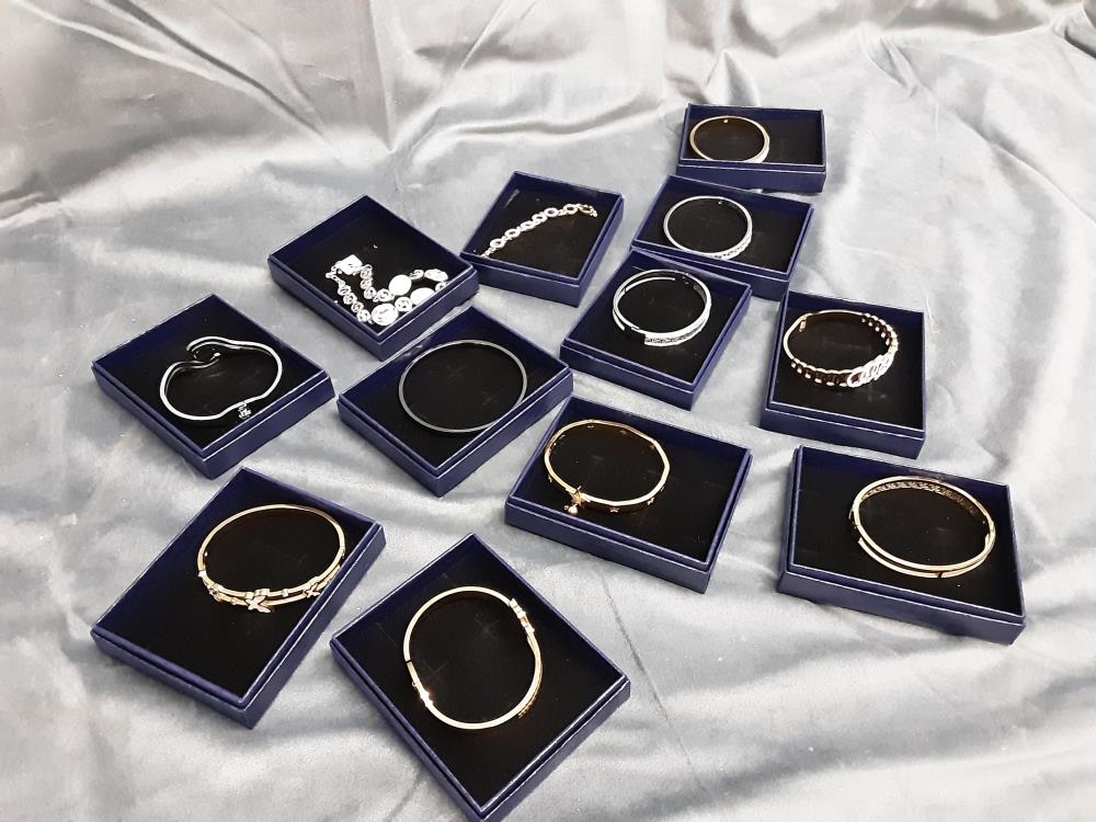 BRACELET FEMME DIFFÉRENTS MODÈLES