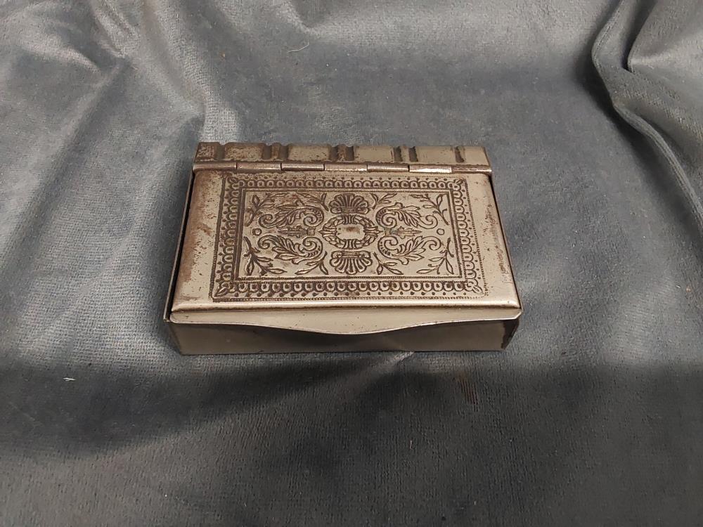 BOITE A TABAC EN METAL