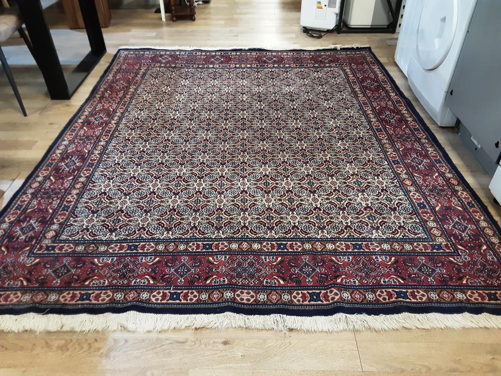 TAPIS BLEU ET ROUGE A MOTIFS EN LAINE 203X247