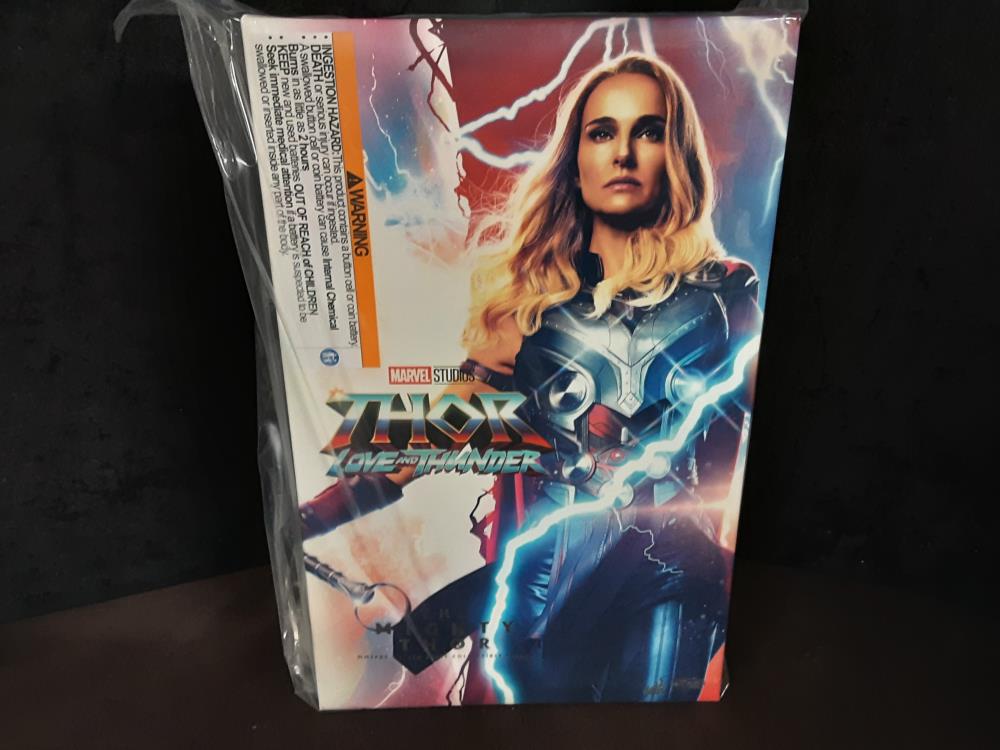 FIGURINE HOT TOYS THOR LOVE AND THUNDER - THE MIGHTY THOR MMS 663 NEUF JAMAIS DÉBALLÉE 