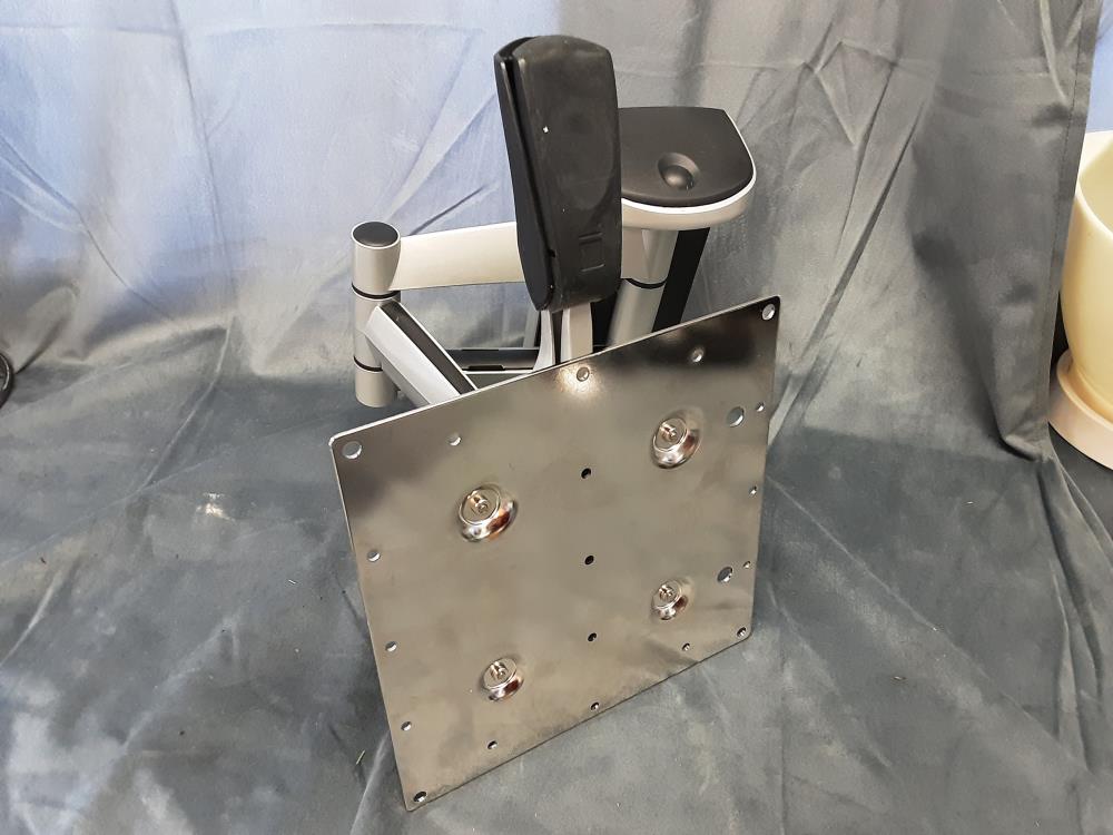 BRAS UNIVERSELLE POUR TELE MURALE