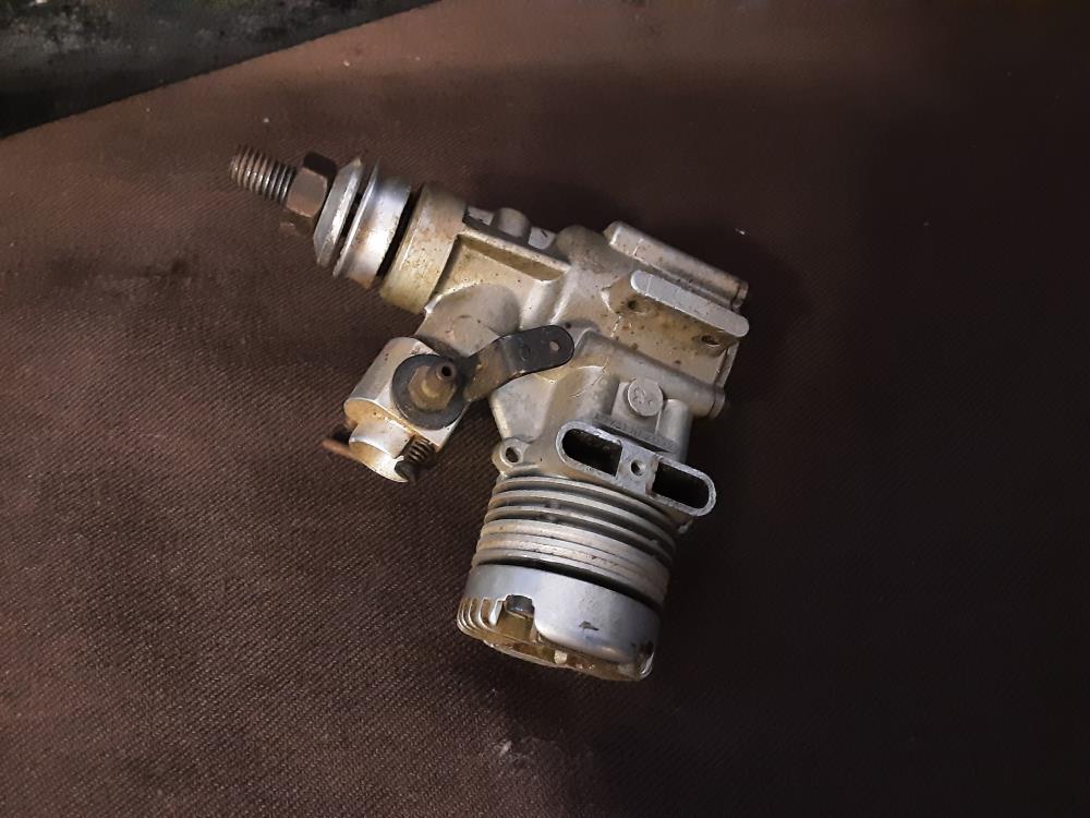 MOTEUR THERMIQUE MODELE REDUIT SUPERTIGREG20