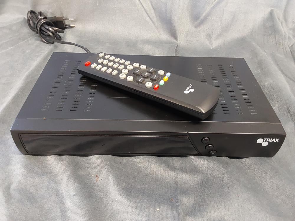 RECEPTEUR SATTELITE + TELECOMMANDE