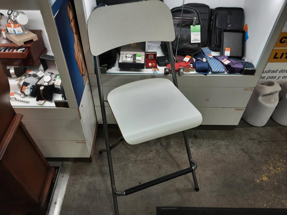 TABOURET PLIABLE BLANC